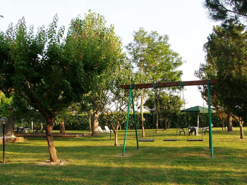 Agriturismo La Pisana ภายนอก รูปภาพ