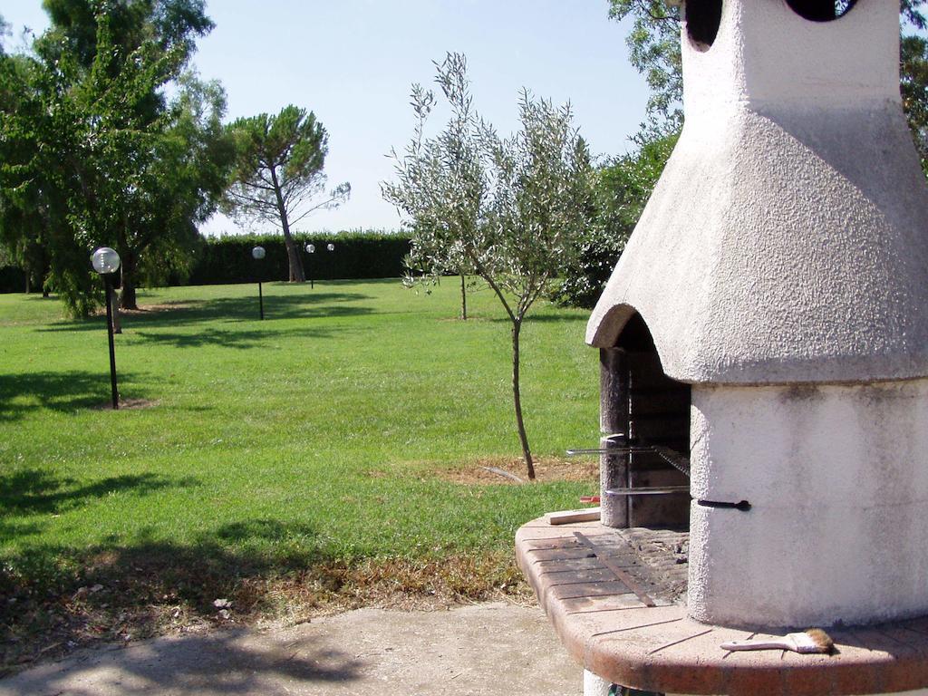 Agriturismo La Pisana ภายนอก รูปภาพ