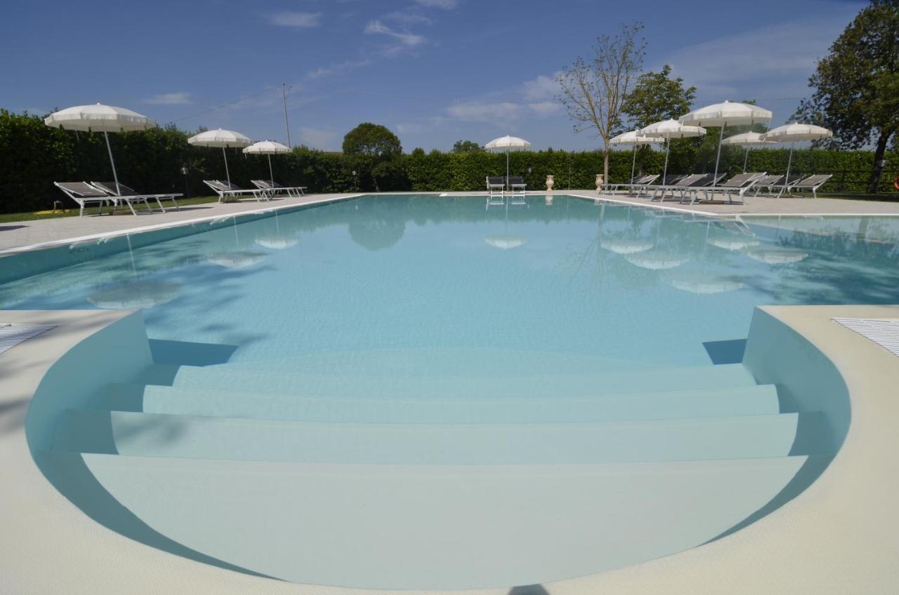 Agriturismo La Pisana ภายนอก รูปภาพ
