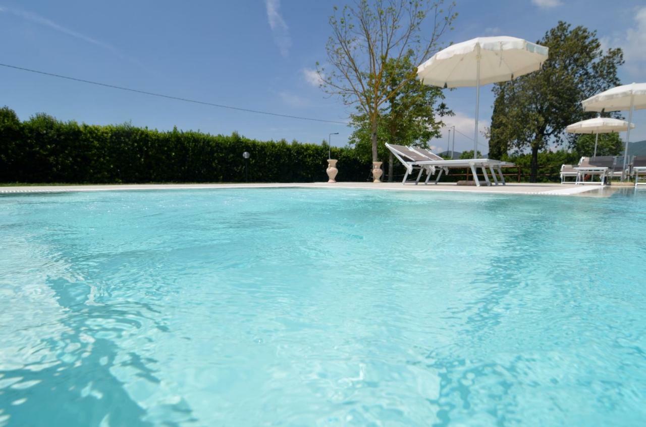 Agriturismo La Pisana ภายนอก รูปภาพ