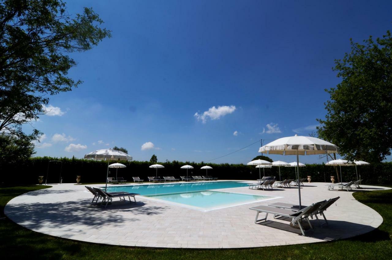 Agriturismo La Pisana ภายนอก รูปภาพ